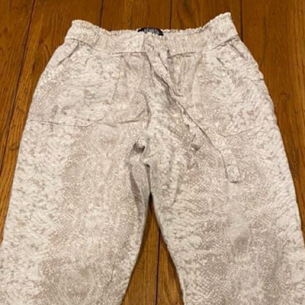 Rewash brand jogger style pant snakeskin beige print medium